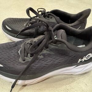 Black Hoka Arahi 7 Running Shoes